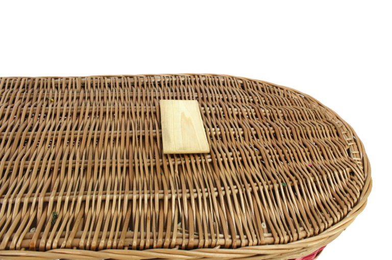 Return to the Earth: Handwoven Willow Coffins from the Heart of Craftsmanship