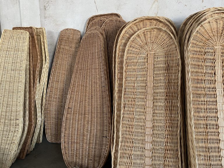 Grüne Vermächtnisse: Der weltweite Aufstieg gewebter Särge und die Kunsthandwerker, die eine nachhaltige Zukunft gestalten