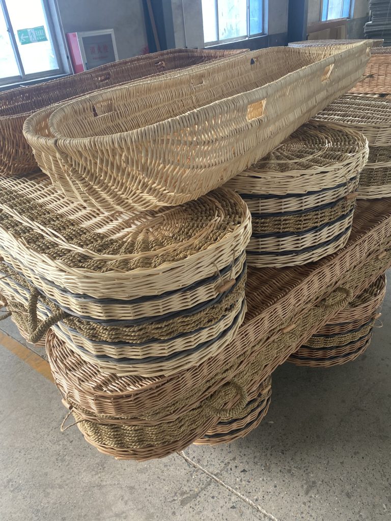 Un adieu en douceur : comment les cercueils tressés naturels relient les êtres chers à la nature