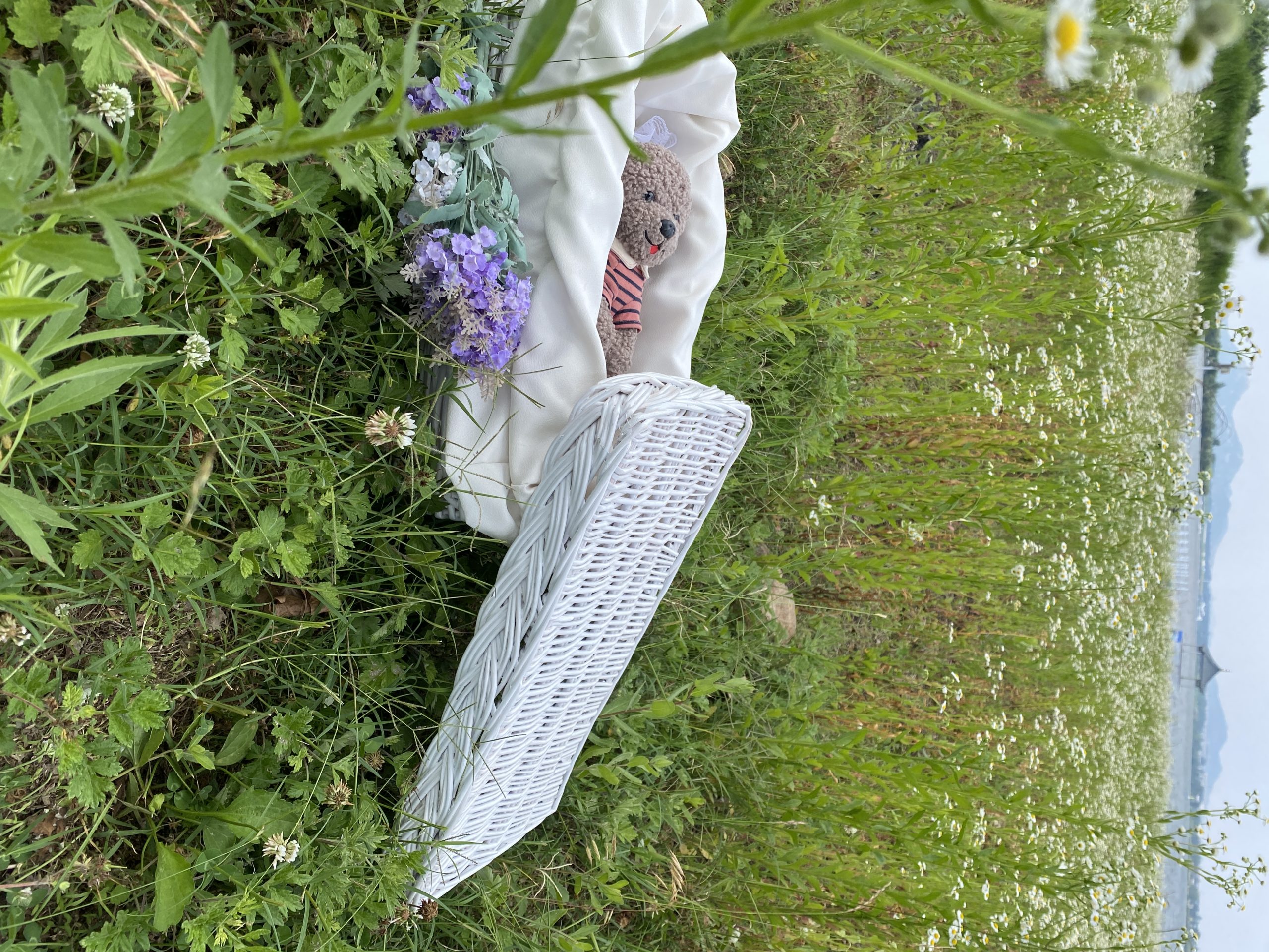 718